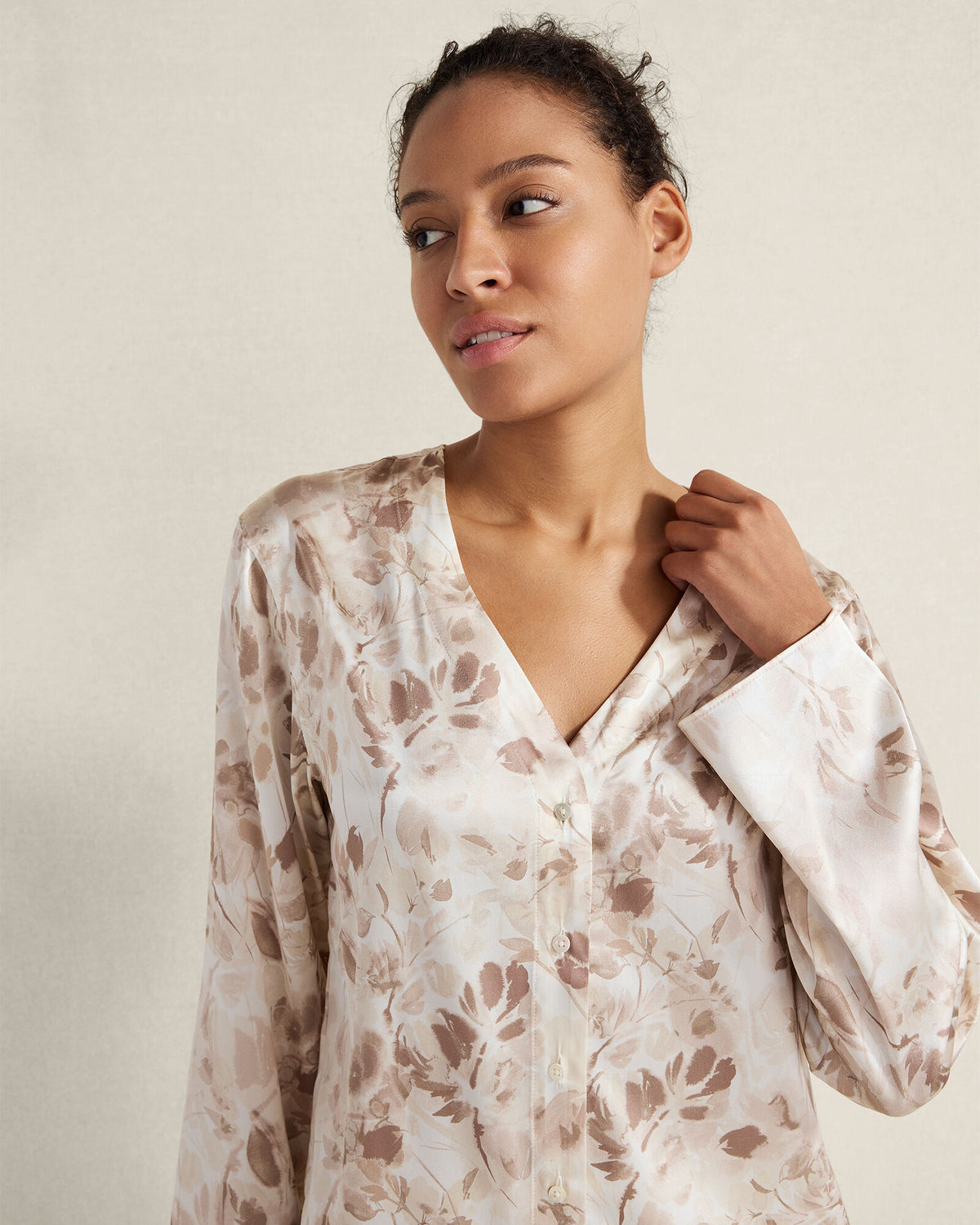 Talbots WASHABLE SILK V-NECK TRANQUIL FLORAL SLEEP TOP