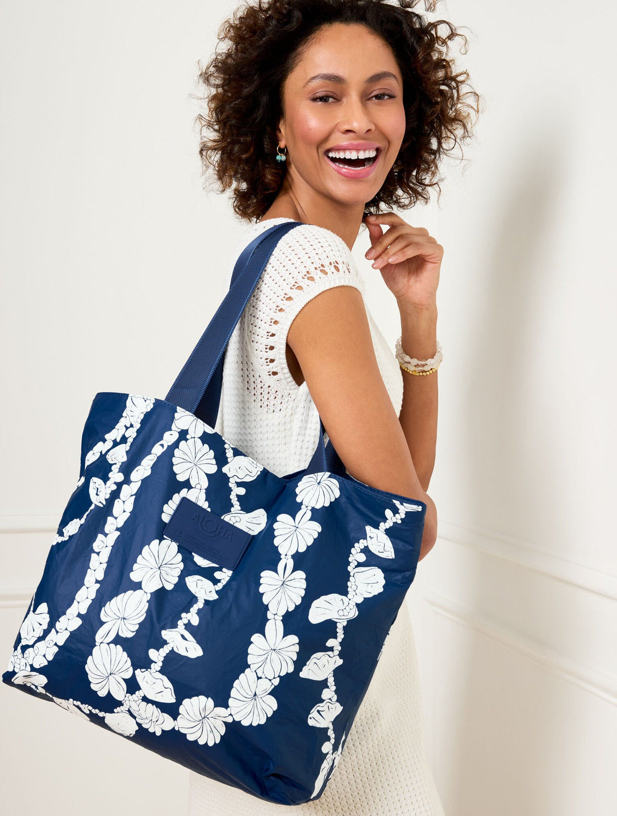 Talbots ALOHA COLLECTION SHELL LEI DAY TRIPPER TOTE