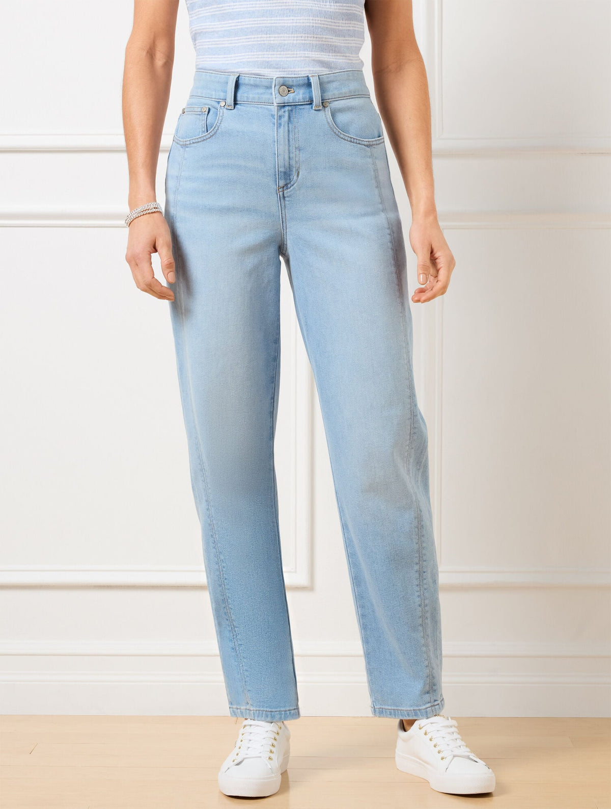 Talbots RELAXED TAPERED BARREL LEG JEANS - CARLINA WASH