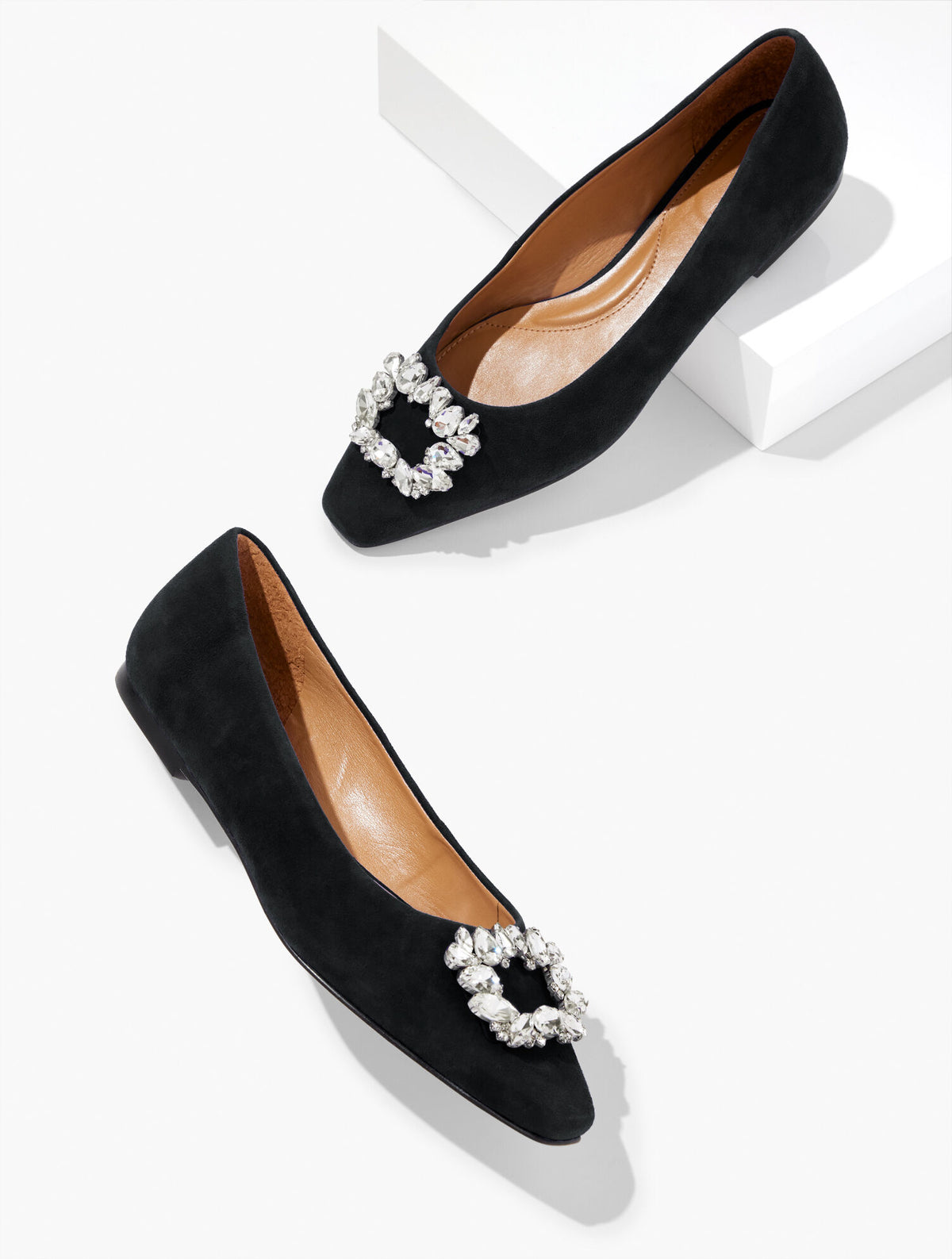 BLACK,5M,Medium