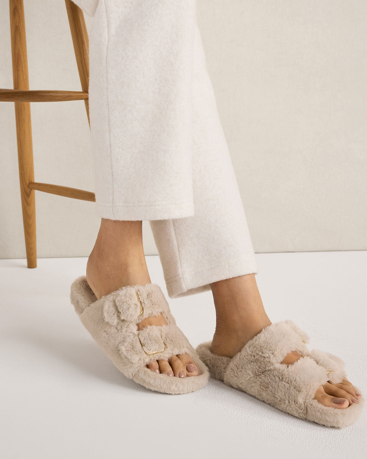 Talbots FAUX FUR BUCKLE MOLDED SLIPPERS